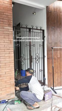 Pintu Gerbang Besi Minimalis 